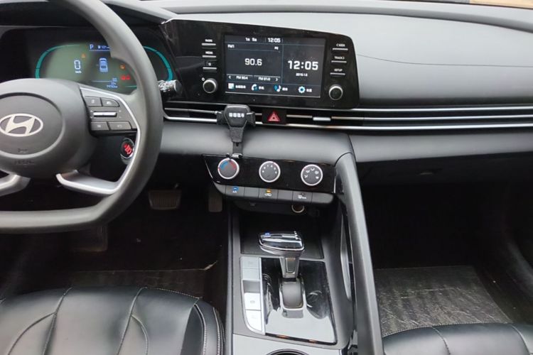 Used Hyundai Elantra 2023 1.5L CVT GLS Leading Edition Audio And AC Panel