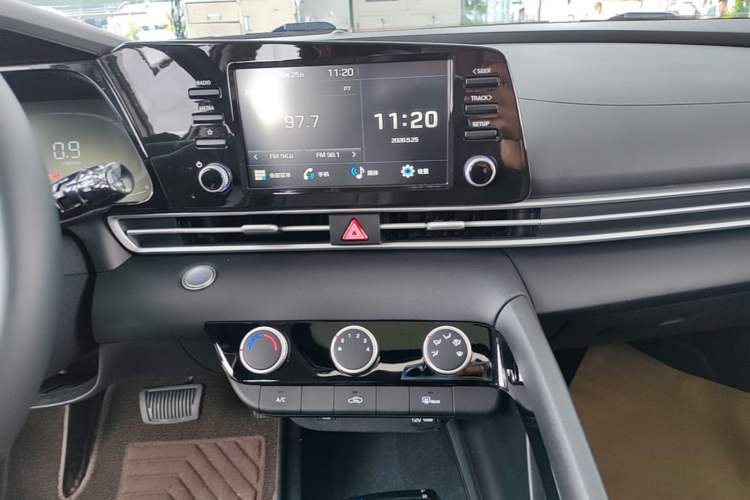 Used Hyundai Elantra 2023 1.5L CVT GLX Elite Edition Audio And AC Panel