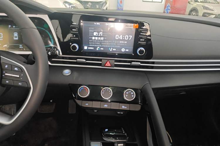 Used Hyundai Elantra 2023 1.5L CVT GLX Elite Edition Audio And AC Panel