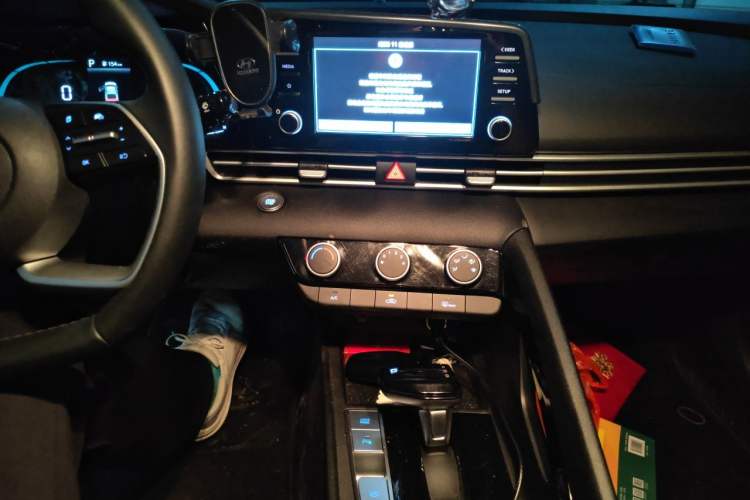 Used Hyundai Elantra 2023 1.5L CVT GLX Elite Edition Audio And AC Panel