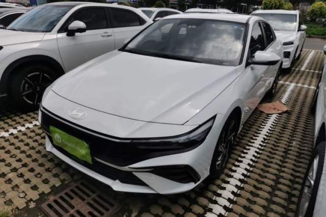 Used Hyundai Elantra 2023 1.5L CVT LUX Prestige Edition