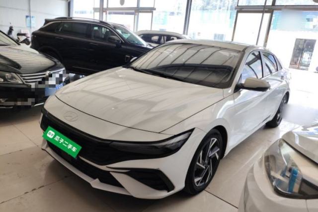 Used Hyundai Elantra 2023 1.5L CVT LUX Prestige Edition
