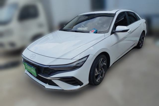 Ojetý Hyundai Elantra 2023 1.5L CVT LUX Prestige Edition