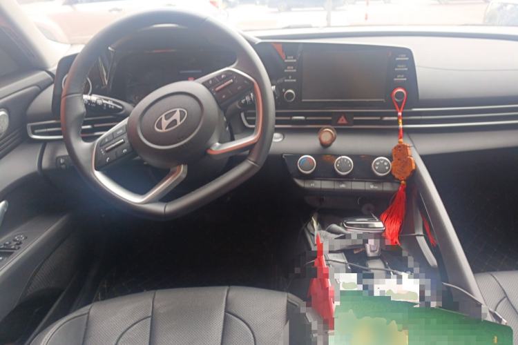 Used Hyundai Elantra 2023 1.5L CVT GLX Elite Edition Center Console