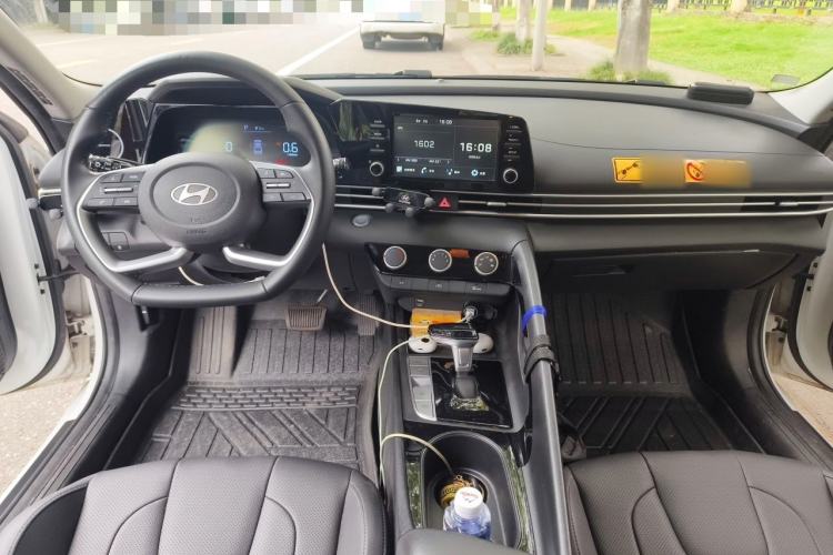 Used Hyundai Elantra 2023 1.5L CVT GLX Elite Edition Center Console