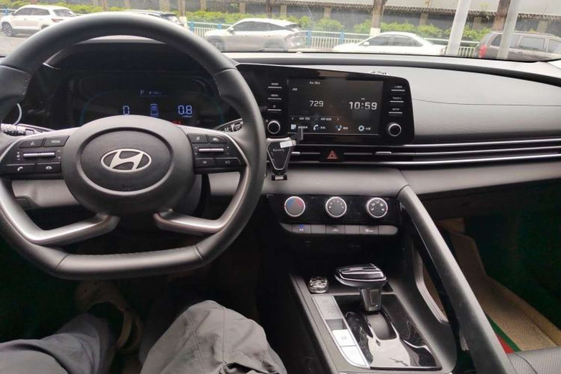 Used Hyundai Elantra 2023 1.5L CVT GLX Elite Edition Center Console