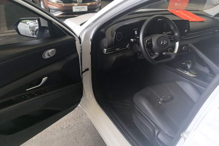 Used Hyundai Elantra 2023 1.5L CVT GLX Elite Edition Driver Seat