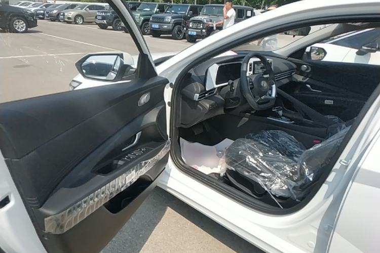 Used Hyundai Elantra 2023 1.5L CVT GLX Elite Edition Driver Seat