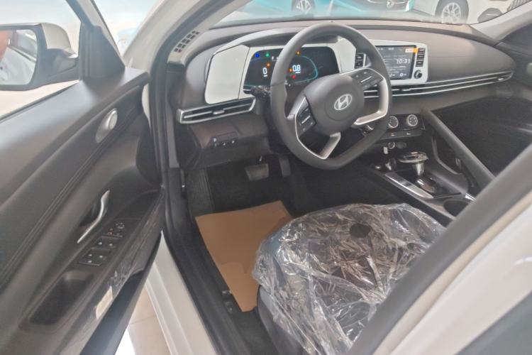 Used Hyundai Elantra 2023 1.5L CVT GLX Elite Edition Driver Seat