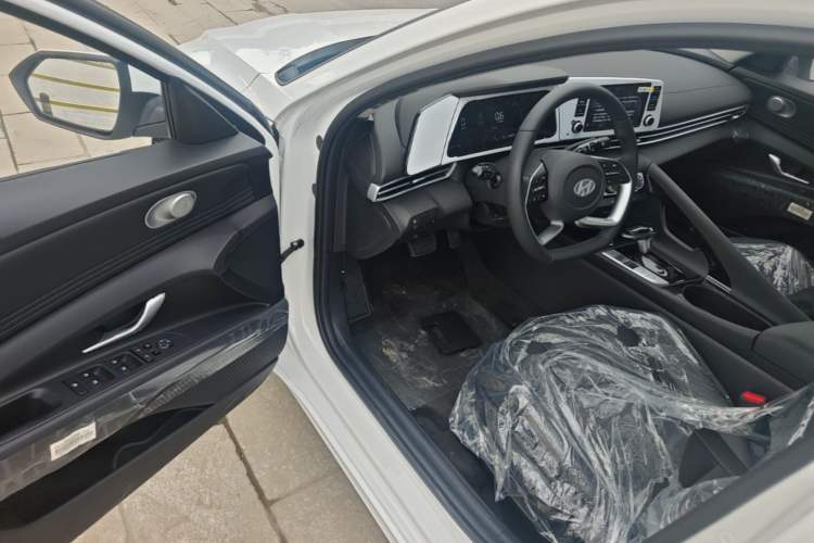 Used Hyundai Elantra 2023 1.5L CVT GLX Elite Edition Driver Seat