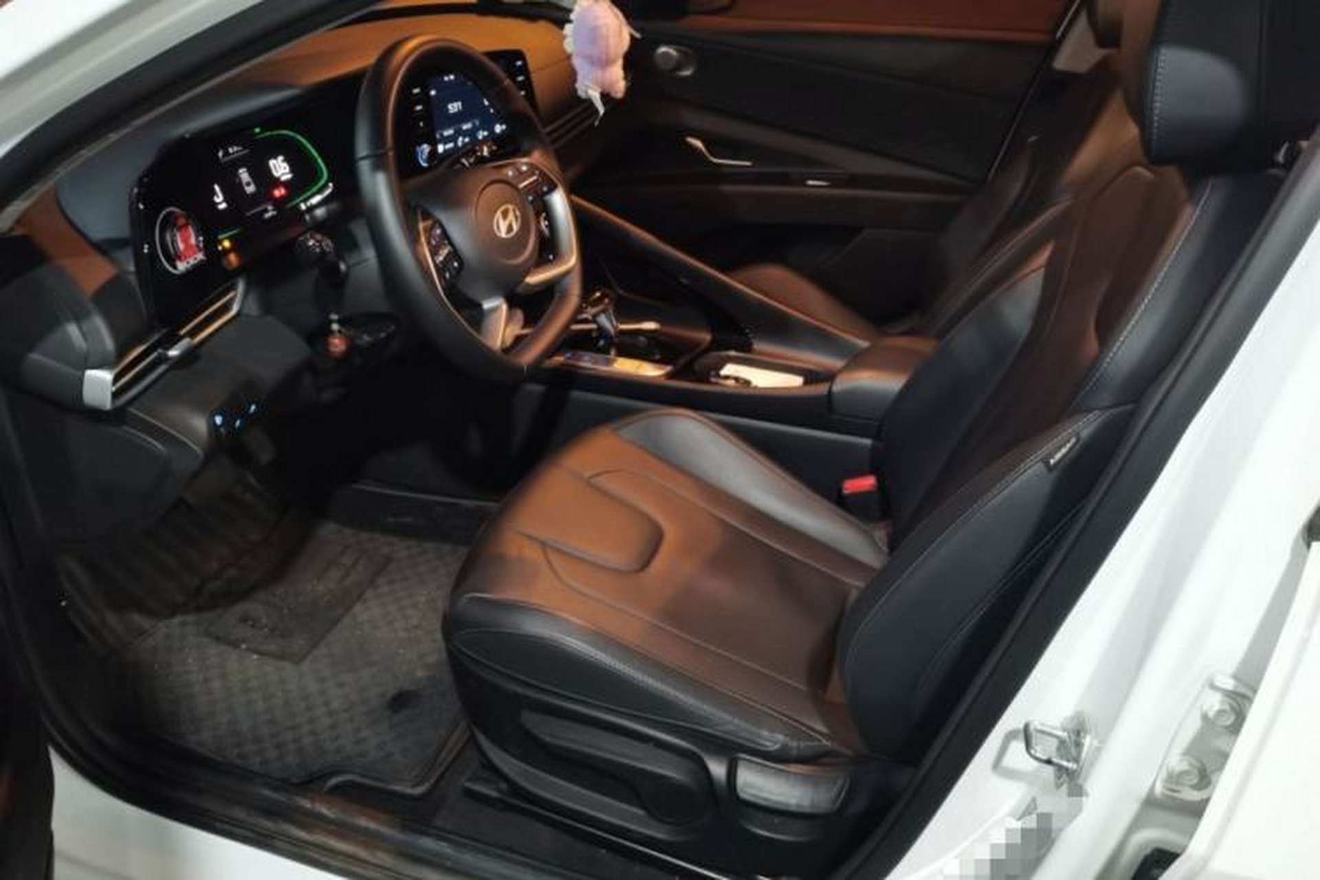 Used Hyundai Elantra 2023 1.5L CVT GLX Elite Edition Driver Seat