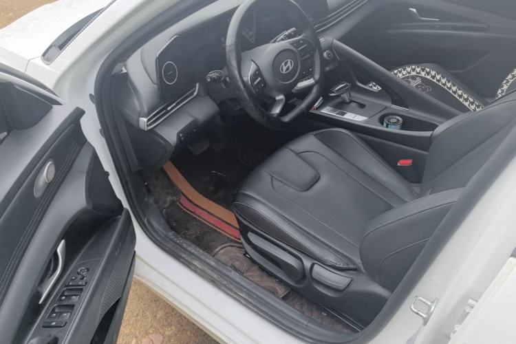 Used Hyundai Elantra 2023 1.5L CVT GLX Elite Edition Driver Seat