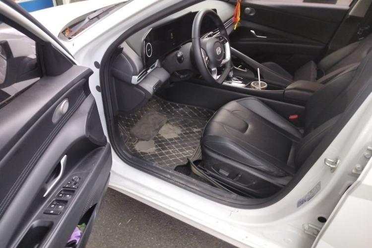Used Hyundai Elantra 2023 1.5L CVT GLX Elite Edition Driver Seat