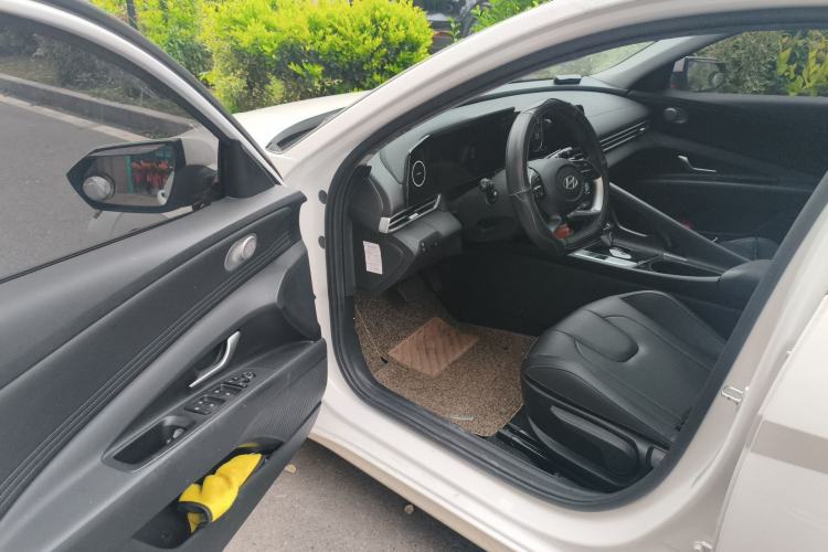Used Hyundai Elantra 2023 1.5L CVT GLX Elite Edition Driver Seat