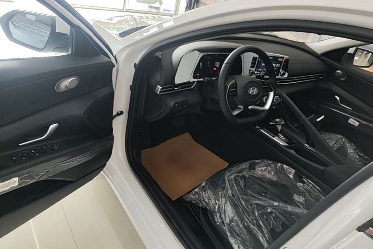 Used Hyundai Elantra 2023 1.5L CVT GLX Elite Edition Driver Seat