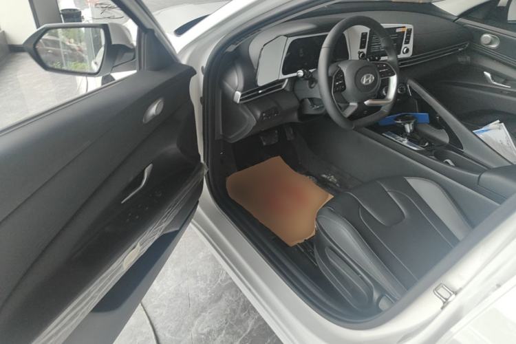 Used Hyundai Elantra 2023 1.5L CVT GLX Elite Edition Driver Seat