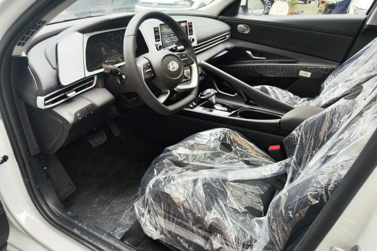 Used Hyundai Elantra 2023 1.5L CVT GLX Elite Edition Driver Seat