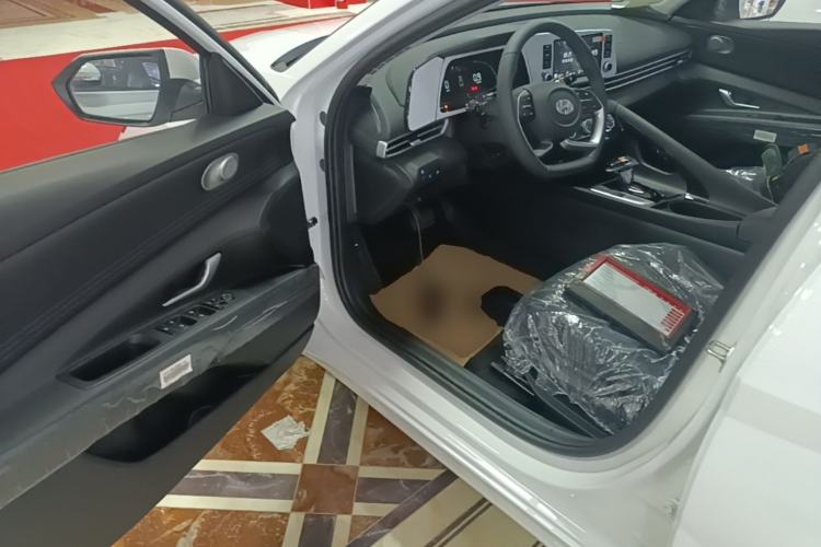 Used Hyundai Elantra 2023 1.5L CVT GLX Elite Edition Driver Seat
