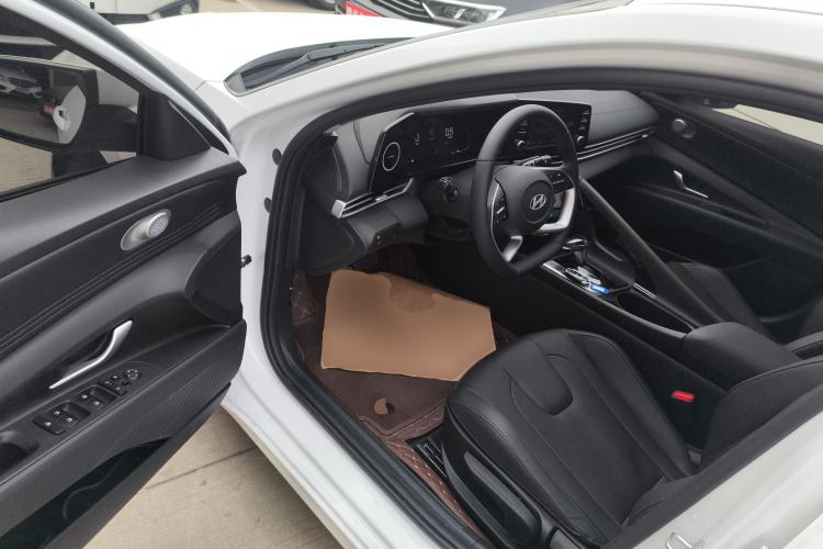 Used Hyundai Elantra 2023 1.5L CVT GLX Elite Edition Driver Seat