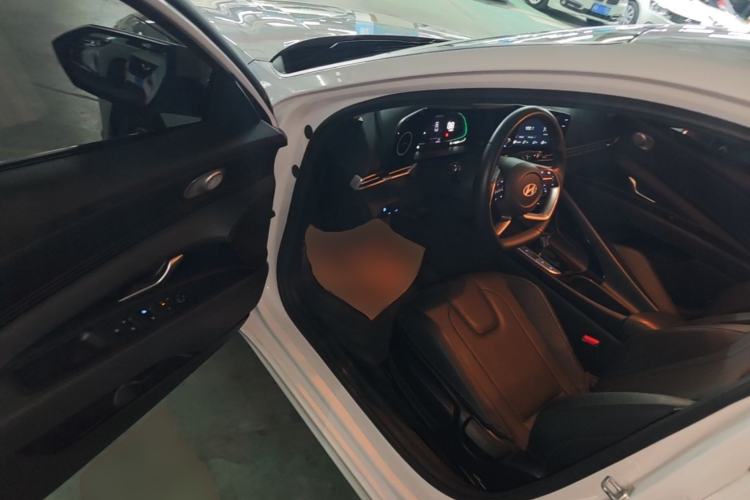 Used Hyundai Elantra 2023 1.5L CVT GLX Elite Edition Driver Seat