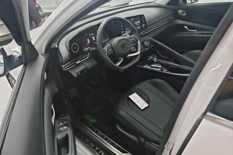 Used Hyundai Elantra 2023 1.5L CVT GLX Elite Edition Driver Seat