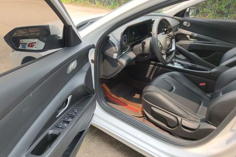Used Hyundai Elantra 2023 1.5L CVT GLS Leading Edition Driver Seat