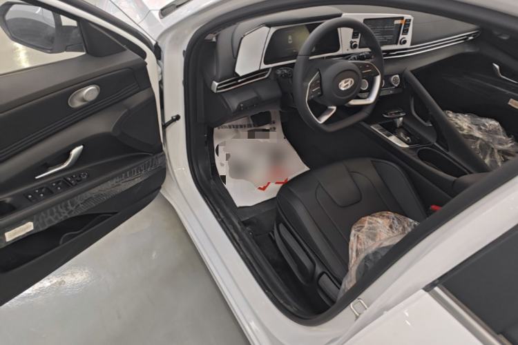 Used Hyundai Elantra 2023 1.5L CVT GLX Elite Edition Driver Seat