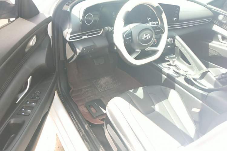 Used Hyundai Elantra 2023 1.5L CVT GLX Elite Edition Driver Seat