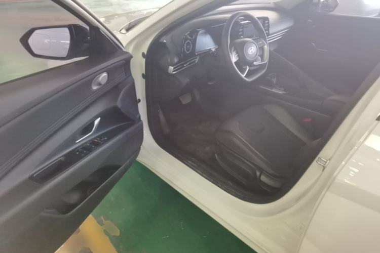 Used Hyundai Elantra 2023 1.5L CVT GLX Elite Edition Driver Seat