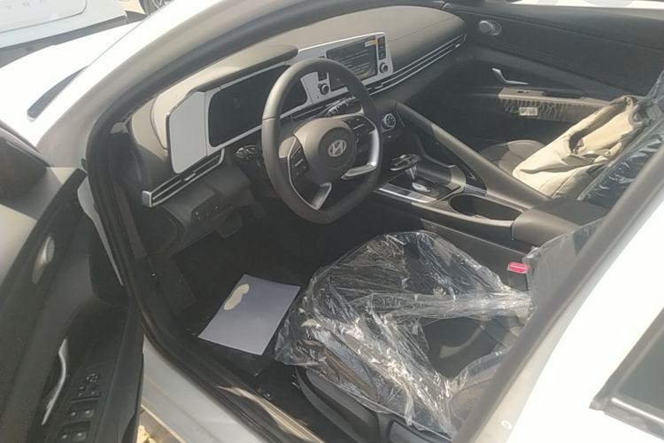 Used Hyundai Elantra 2023 1.5L CVT GLX Elite Edition Driver Seat