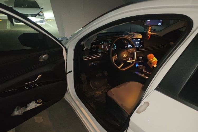 Used Hyundai Elantra 2023 1.5L CVT GLX Elite Edition Driver Seat