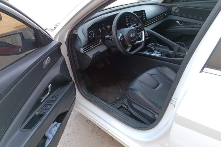 Used Hyundai Elantra 2023 1.5L CVT GLX Elite Edition Driver Seat