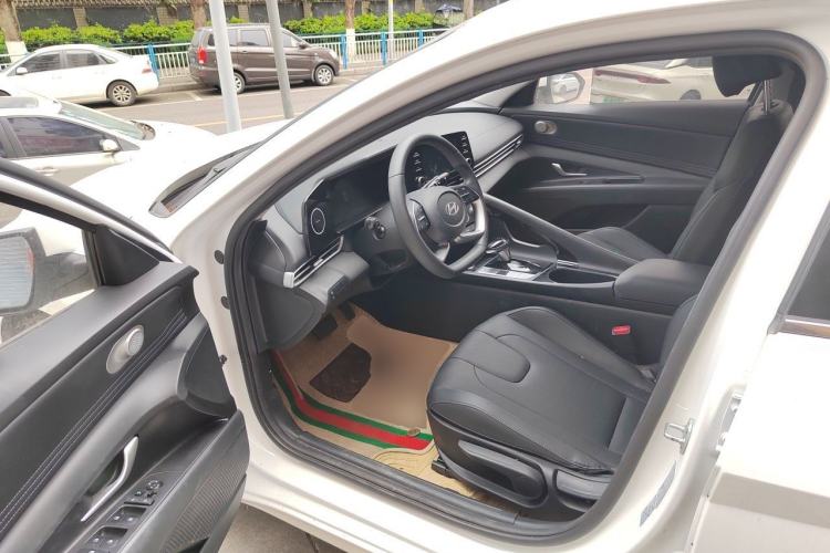 Used Hyundai Elantra 2023 1.5L CVT GLX Elite Edition Driver Seat