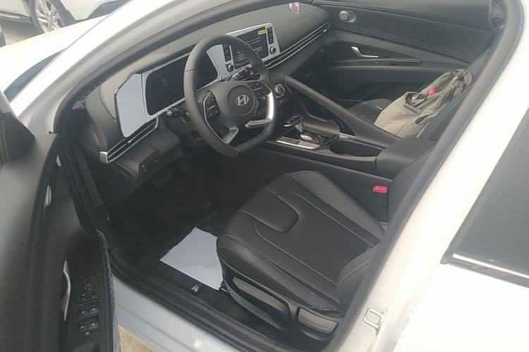 Used Hyundai Elantra 2023 1.5L CVT GLX Elite Edition Driver Seat
