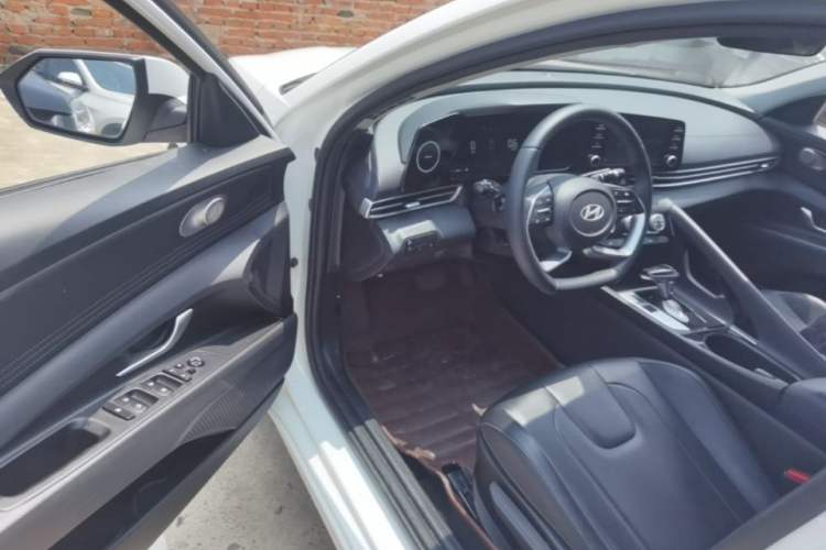 Used Hyundai Elantra 2023 1.5L CVT GLX Elite Edition Driver Seat