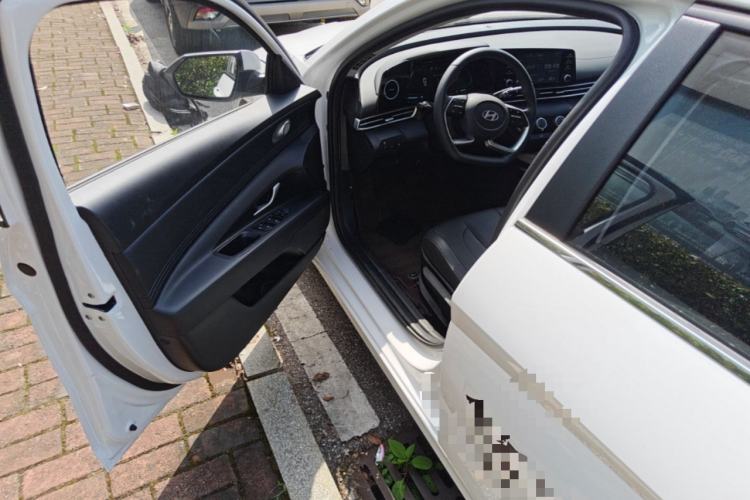 Used Hyundai Elantra 2023 1.5L CVT GLX Elite Edition Driver Seat