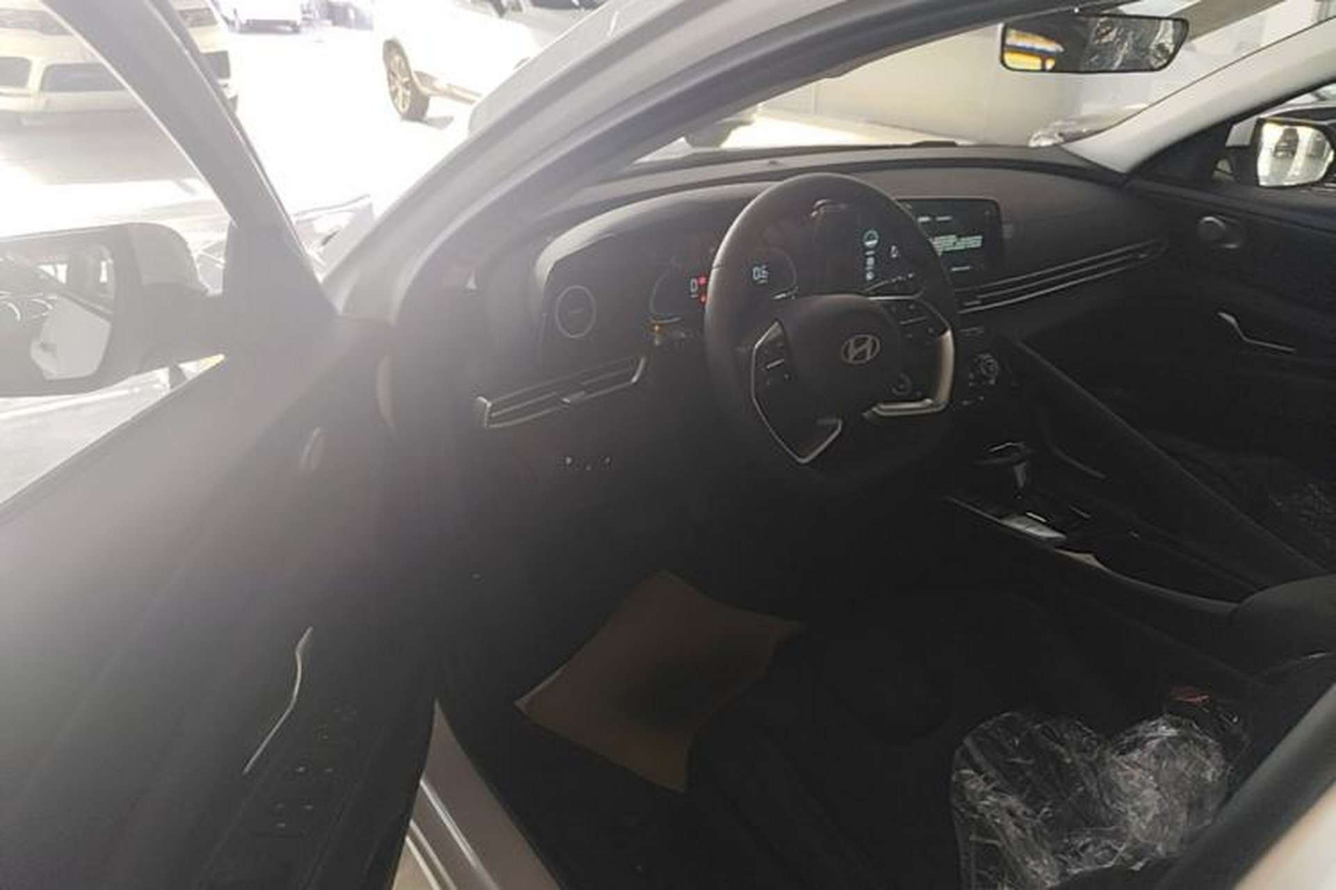 Used Hyundai Elantra 2023 1.5L CVT LUX Prestige Edition Driver Seat