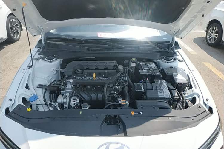 Used Hyundai Elantra 2023 1.5L CVT GLX Elite Edition Engine Bay