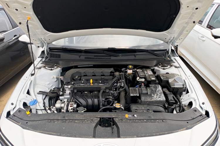 Used Hyundai Elantra 2023 1.5L CVT GLX Elite Edition Engine Bay