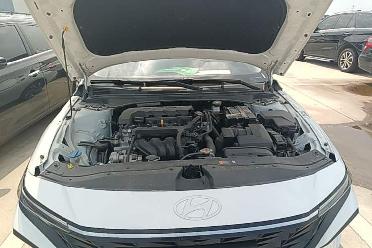 Used Hyundai Elantra 2023 1.5L CVT GLX Elite Edition Engine Bay