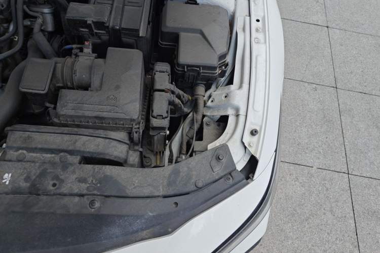 Used Hyundai Elantra 2023 1.5L CVT LUX Prestige Edition Engine Bay Left