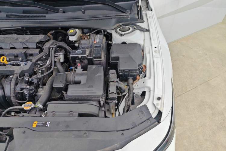 Used Hyundai Elantra 2023 1.5L CVT LUX Prestige Edition Engine Bay Left