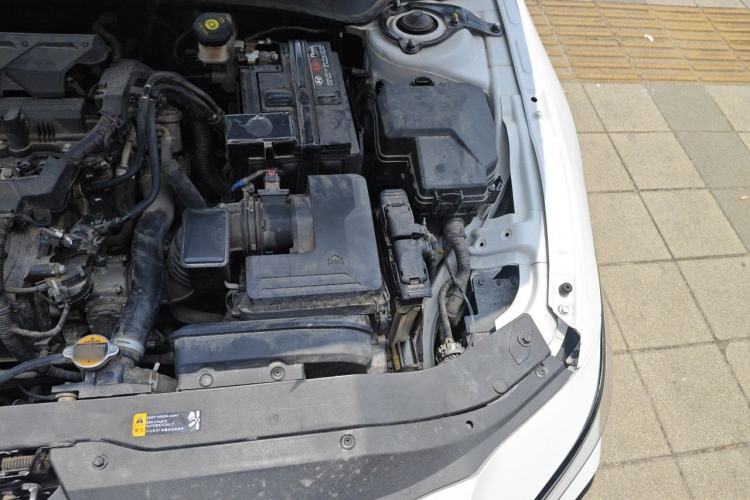 Used Hyundai Elantra 2023 1.5L CVT LUX Prestige Edition Engine Bay Left