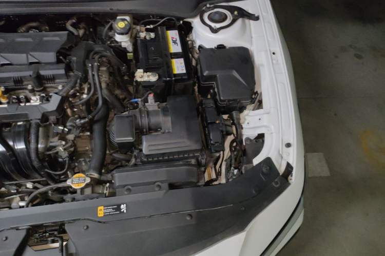 Used Hyundai Elantra 2023 1.5L CVT LUX Prestige Edition Engine Bay Left