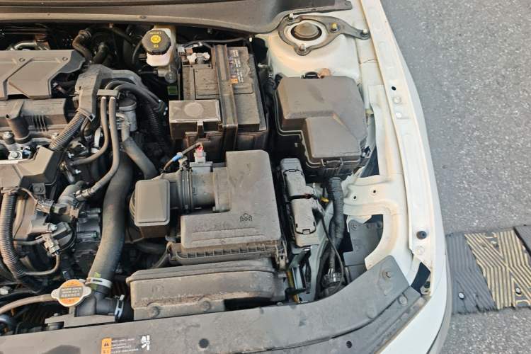 Used Hyundai Elantra 2023 1.5L CVT LUX Prestige Edition Engine Bay Left