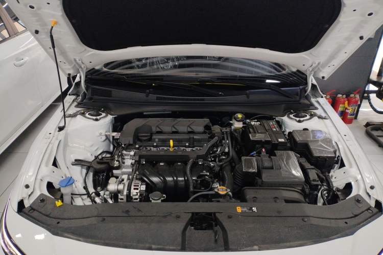 Used Hyundai Elantra 2023 1.5L CVT GLX Elite Edition Engine Bay