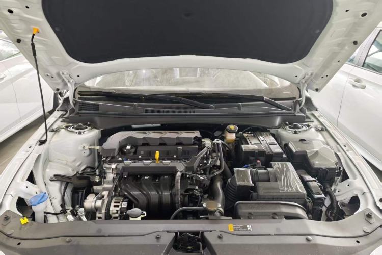 Used Hyundai Elantra 2023 1.5L CVT GLX Elite Edition Engine Bay