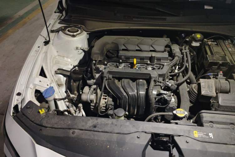 Used Hyundai Elantra 2023 1.5L CVT LUX Prestige Edition Engine Bay Right