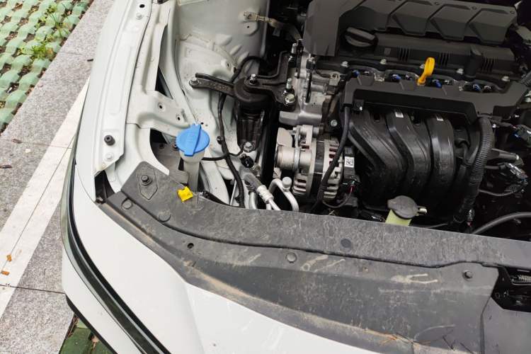 Used Hyundai Elantra 2023 1.5L CVT LUX Prestige Edition Engine Bay Right