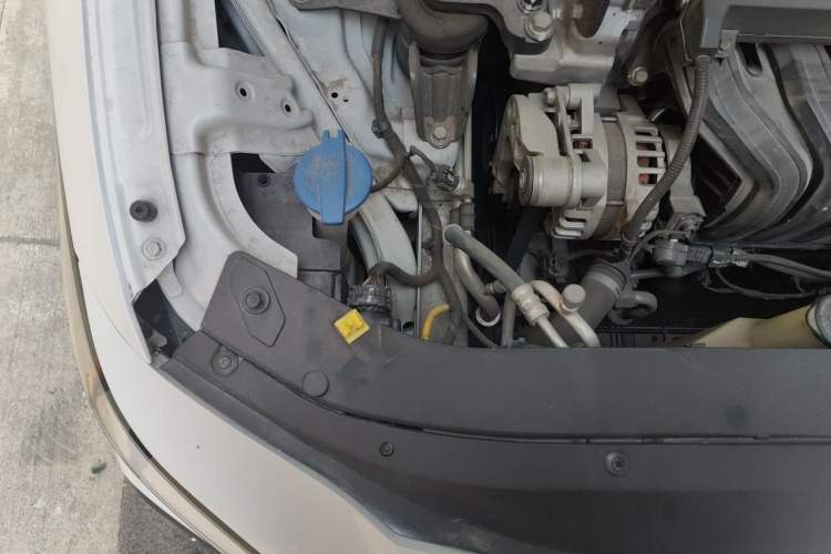 Used Hyundai Elantra 2023 1.5L CVT LUX Prestige Edition Engine Bay Right